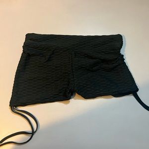 Tik Tok scrunched shorts